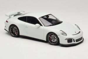 Porsche 911 991 GT3 Бял Със Сребристи Джанти Minichamps 1:18 113062721 Метал — снимка 6 от 8