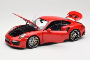 Porsche 911 991 Turbo S Guards Red Minichamps 1:18 110067122 Метал — снимка 2 от 8