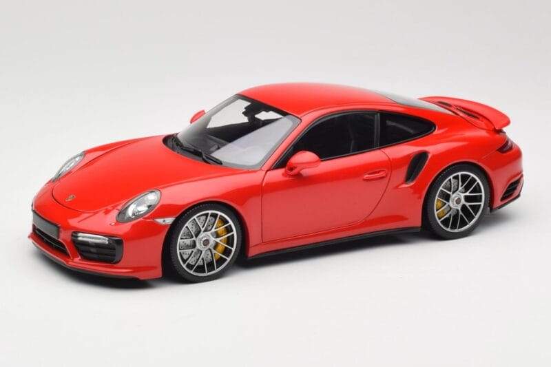 Porsche 911 991 Turbo S Guards Red Minichamps 1:18 110067122 Метал