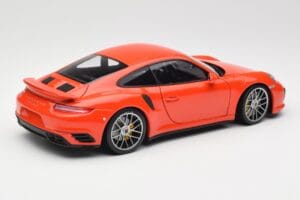 Porsche 911 991 Turbo S Lava Orange Minichamps 1:18 110067120 Метал — снимка 3 от 8