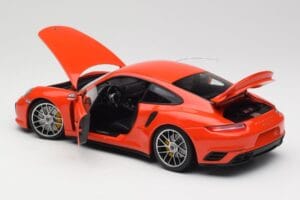 Porsche 911 991 Turbo S Lava Orange Minichamps 1:18 110067120 Метал — снимка 5 от 8