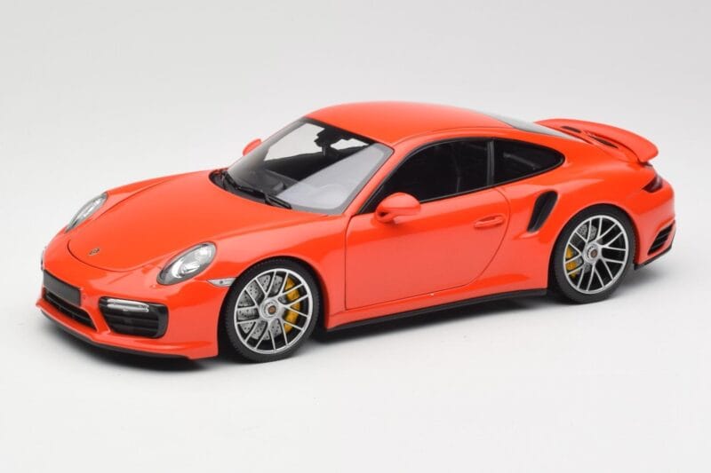 Porsche 911 991 Turbo S Lava Orange Minichamps 1:18 110067120 Метал