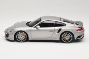 Porsche 911 991 Turbo S Сребрист Minichamps 1:18 113067126 Метал — снимка 4 от 8