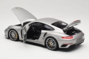 Porsche 911 991 Turbo S Сребрист Minichamps 1:18 113067126 Метал — снимка 5 от 8