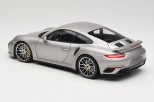 Porsche 911 991 Turbo S Сребрист Minichamps 1:18 113067126 Метал — снимка 7 от 8