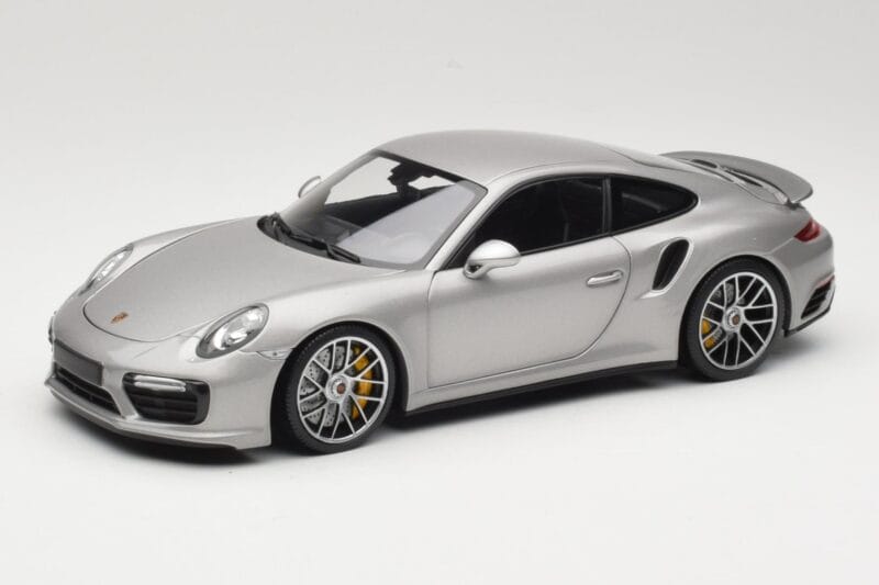 Porsche 911 991 Turbo S Сребрист Minichamps 1:18 113067126 Метал