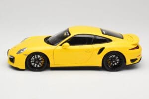 Porsche 911 991 Turbo S Жълт С Черни Джанти Minichamps 1:18 110062321 Метал — снимка 4 от 8