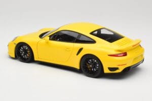 Porsche 911 991 Turbo S Жълт С Черни Джанти Minichamps 1:18 110062321 Метал — снимка 7 от 8