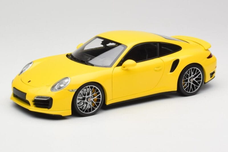 Porsche 911 991 Turbo S Жълт Със Сребърни Джанти Minichamps 1:18 110062322 Метал