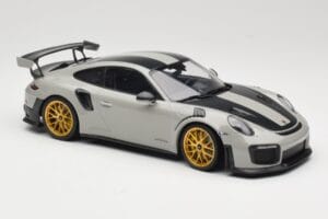 Porsche 911 991.2 GT2 RS Chalk Weissach Package Златни Джанти Minichamps 1:18 155068304 Метал — снимка 4 от 6