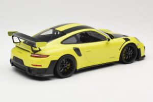 Porsche 911 GT2 RS 991.2 Weissach Package Зелен Черни Джанти Minichamps 1:18 155068300-1 Метал — снимка 2 от 6