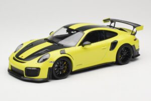 Porsche 911 GT2 RS 991.2 Weissach Package Зелен Черни Джанти Minichamps 1:18 155068300-1 Метал