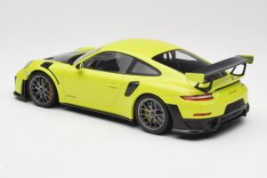 Porsche 911 991.2 GT2 RS Лайм Зелен със Сребристи Джанти Minichamps 1:18 155068309 Метал — снимка 5 от 6