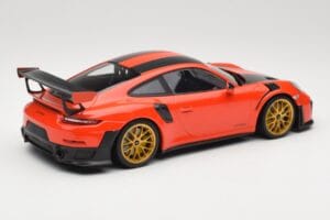 Porsche 911 991.2 GT2 RS Оранжев Weissach Package Златни Джанти Minichamps 1:18 155068305 Метал — снимка 2 от 6