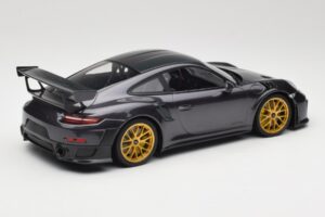 Porsche 911 991.2 GT2 RS Weissach Package Purple Metallic Със Златни Магнезиеви Джанти Minichamps 1:18 153068322 Метал — снимка 2 от 6