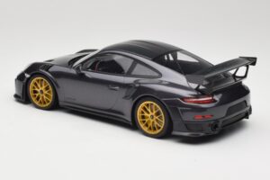 Porsche 911 991.2 GT2 RS Weissach Package Purple Metallic Със Златни Магнезиеви Джанти Minichamps 1:18 153068322 Метал — снимка 5 от 6