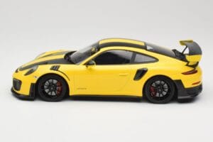 Porsche 911 991.2 GT2 RS Weissach Package Жълт с Черни Джанти Minichamps 1:18 155068311 Метал — снимка 3 от 6