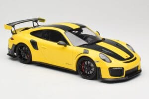 Porsche 911 991.2 GT2 RS Weissach Package Жълт с Черни Джанти Minichamps 1:18 155068311 Метал — снимка 4 от 6