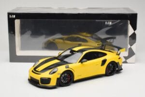 Porsche 911 991.2 GT2 RS Weissach Package Жълт с Черни Джанти Minichamps 1:18 155068311 Метал — снимка 6 от 6