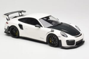 Porsche 911 991.2 GT2 RS Бял с Черни Джанти Minichamps 1:18 155068310 Метал — снимка 4 от 6