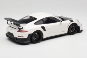 Porsche 911 991.2 GT2 RS Бял Minichamps 1:18 155068301 Метал — снимка 2 от 6
