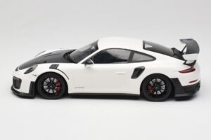 Porsche 911 991.2 GT2 RS Бял Minichamps 1:18 155068301 Метал — снимка 3 от 6
