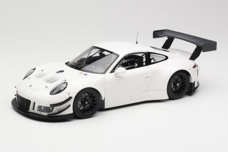 Porsche 911 991.2 GT3 R Бял с Черни Джанти Minichamps 1:18 155186900 Метал