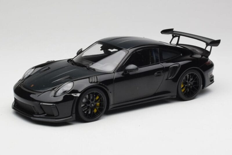 Porsche 911 991.2 GT3 RS Weissach Package Черен & Черни Джанти Minichamps 1:18 153068228 Метал