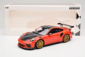 Porsche 911 991.2 GT3 RS Weissach Package Lava Orange Златни Магнезиеви Джанти Minichamps 1:18 153068227 Метал — снимка 6 от 6