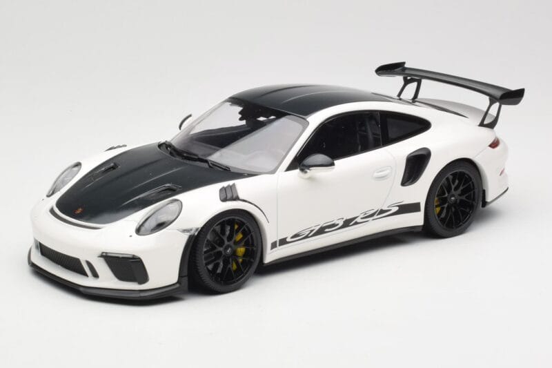 Porsche 911 991.2 GT3 RS Weissach Package Бял Wording Черни Магнезиеви Джанти Minichamps 1:18 153068225 Метал