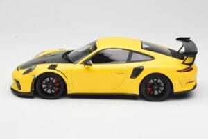 Porsche 911 991.2 GT3 RS Жълт с Черни Джанти Minichamps 1:18 155068231 Метал — снимка 3 от 6