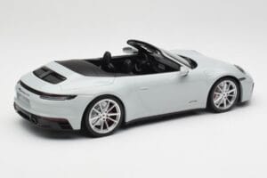 Porsche 911 992 Carrera 4 GTS Кабриолет Сив Minichamps 1:18 155063034 Метал — снимка 3 от 6