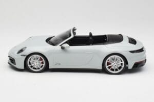 Porsche 911 992 Carrera 4 GTS Кабриолет Сив Minichamps 1:18 155063034 Метал — снимка 5 от 6