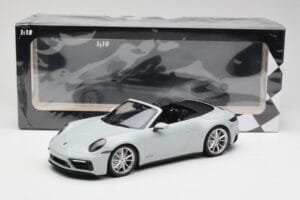 Porsche 911 992 Carrera 4 GTS Кабриолет Сив Minichamps 1:18 155063034 Метал — снимка 6 от 6