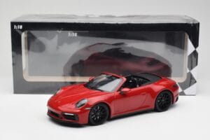 Porsche 911 992 Carrera 4 GTS Кабриолет Червен Minichamps 1:18 155063032 Метал — снимка 6 от 6