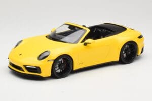 Porsche 911 992 Carrera 4 GTS Кабриолет Жълт Minichamps 1:18 155063030 Метал