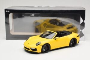 Porsche 911 992 Carrera 4 GTS Кабриолет Жълт Minichamps 1:18 155063030 Метал — снимка 6 от 6