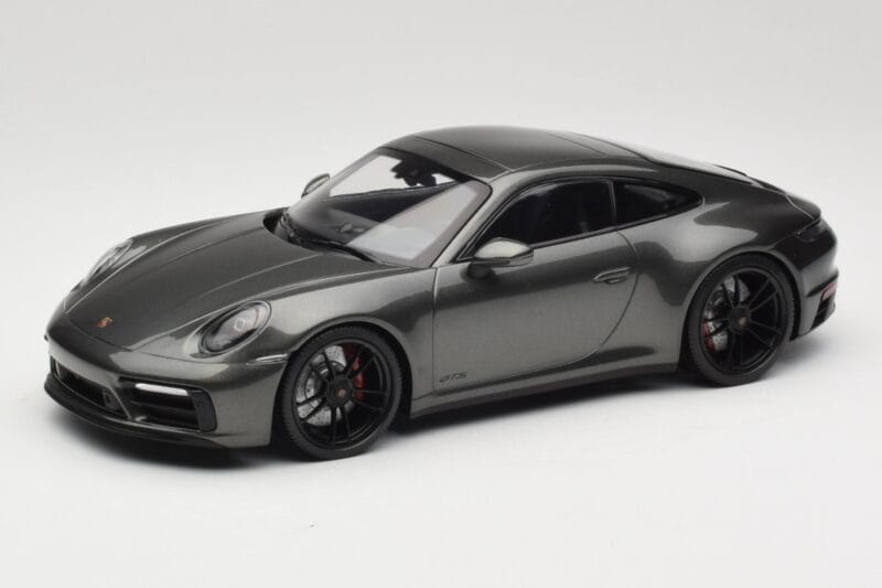 Porsche 911 992 Carrera 4 GTS Green Metallic Minichamps 1:18 155063101 Метал