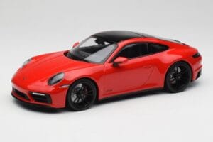 Porsche 911 992 Carrera 4 GTS Червен Minichamps 1:18 155063100 Метал