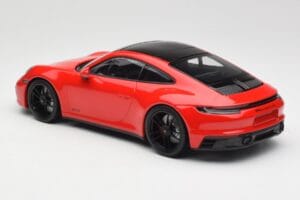 Porsche 911 992 Carrera 4 GTS Червен Minichamps 1:18 155063100 Метал — снимка 5 от 6