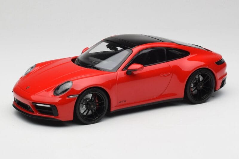 Porsche 911 992 Carrera 4 GTS Червен Minichamps 1:18 155063100 Метал