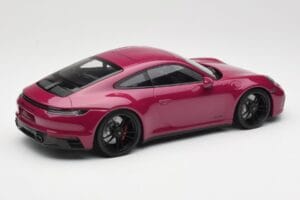 Porsche 911 992 Carrera 4 GTS Rubystar Minichamps 1:18 155063102 Метал — снимка 2 от 6