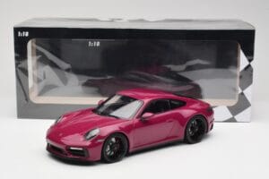 Porsche 911 992 Carrera 4 GTS Rubystar Minichamps 1:18 155063102 Метал — снимка 6 от 6
