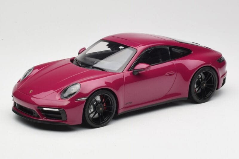 Porsche 911 992 Carrera 4 GTS Rubystar Minichamps 1:18 155063102 Метал