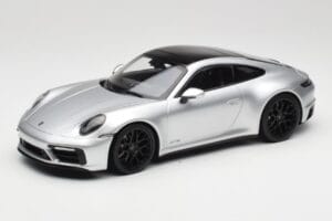 Porsche 911 992 Carrera 4 GTS Сребрист Minichamps 1:18 155063104 Метал