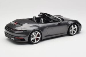 Porsche 911 992 Carrera 4S Кабриолет Agate Grey Metallic Minichamps 1:18 155067336 Метал — снимка 2 от 6