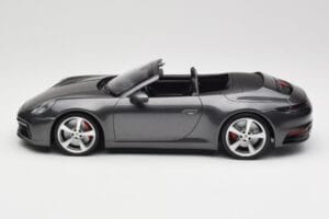 Porsche 911 992 Carrera 4S Кабриолет Agate Grey Metallic Minichamps 1:18 155067336 Метал — снимка 3 от 6