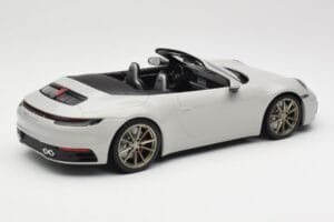 Porsche 911 992 Carrera 4S Кабриолет Сив Minichamps 1:18 155067335 Метал — снимка 2 от 6