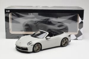 Porsche 911 992 Carrera 4S Кабриолет Сив Minichamps 1:18 155067335 Метал — снимка 6 от 6