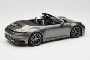 Porsche 911 992 Carrera 4S Кабриолет Mamba Green Metallic Minichamps 1:18 155067337 Метал — снимка 2 от 6